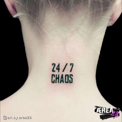 24_7_Chaos_Tattoo_Nackentattoo_Halstattoo